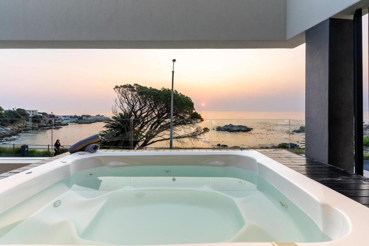 Amashe - Luxury With Jacuzzi & Sea Views Apartment Cape Town